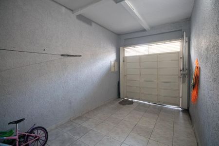 Casa à venda com 200m², 4 quartos e 1 vaga Casa à venda com 200m², 4 quartos e 1 vagaCasa 1 - garagem