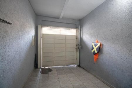 Casa à venda com 200m², 4 quartos e 1 vaga Casa à venda com 200m², 4 quartos e 1 vagaCasa 1 - garagem