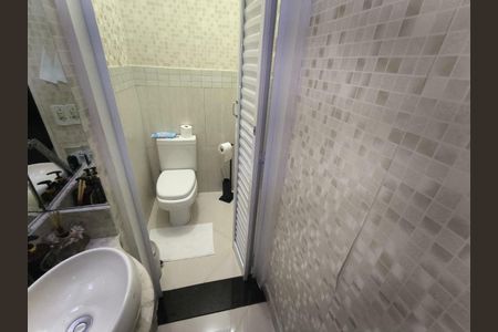 Casa à venda com 190m², 3 quartos e 2 vagasBanheiro