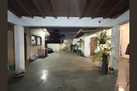 Casa à venda com 90m², 4 quartos e 3 vagas Casa à venda com 90m², 4 quartos e 3 vagasQuintal