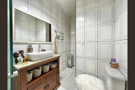 Casa à venda com 90m², 4 quartos e 3 vagas Casa à venda com 90m², 4 quartos e 3 vagasBanheiro 1