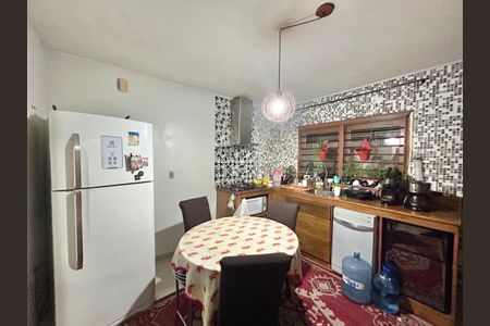 Casa à venda com 90m², 4 quartos e 3 vagas Casa à venda com 90m², 4 quartos e 3 vagasCozinha