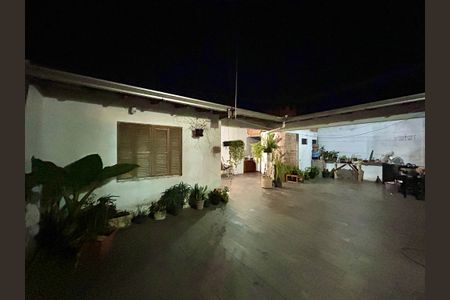 Casa à venda com 90m², 4 quartos e 3 vagas Casa à venda com 90m², 4 quartos e 3 vagasQuintal