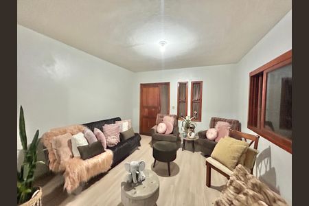 Sala de casa à venda com 4 quartos, 90m² em Feitoria, São Leopoldo