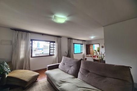 Casa para alugar com 400m², 2 quartos e 4 vagas Casa para alugar com 400m², 2 quartos e 4 vagasSala