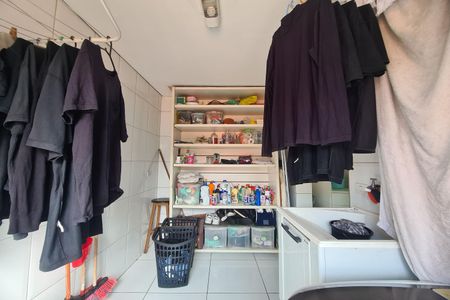 Casa para alugar com 400m², 2 quartos e 4 vagas Casa para alugar com 400m², 2 quartos e 4 vagasÁrea de Serviço