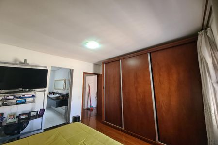 Suíte 1 de casa para alugar com 2 quartos, 400m² em Vila Macedópolis, São Paulo