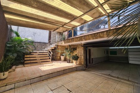 Casa para alugar com 400m², 2 quartos e 4 vagas Casa para alugar com 400m², 2 quartos e 4 vagasGaragem