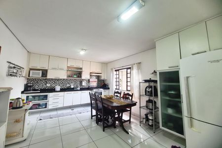 Casa para alugar com 400m², 2 quartos e 4 vagas Casa para alugar com 400m², 2 quartos e 4 vagasCozinha