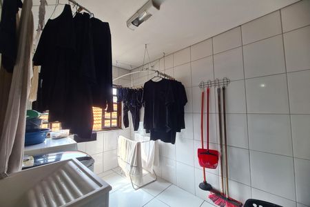 Casa para alugar com 400m², 2 quartos e 4 vagas Casa para alugar com 400m², 2 quartos e 4 vagasÁrea de Serviço