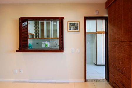Sala de apartamento à venda com 1 quarto, 72m² em Barra da Tijuca, Rio de Janeiro