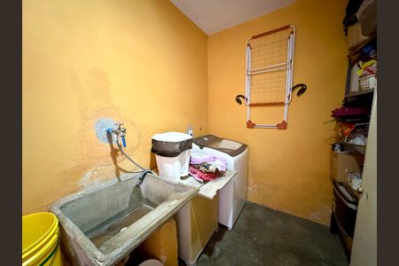 Casa à venda com 110m², 2 quartos e 2 vagas Casa à venda com 110m², 2 quartos e 2 vagasÁrea de Serviço