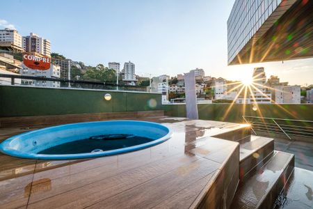 Apartamento à venda com 220m², 2 quartos e 2 vagas Apartamento à venda com 220m², 2 quartos e 2 vagasTerraço