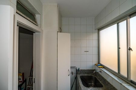 Apartamento à venda com 220m², 2 quartos e 2 vagas Apartamento à venda com 220m², 2 quartos e 2 vagasÁrea de Serviçao