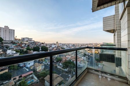Apartamento à venda com 220m², 2 quartos e 2 vagas Apartamento à venda com 220m², 2 quartos e 2 vagasTerraço