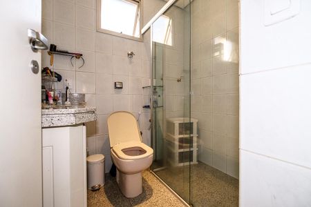 Apartamento à venda com 220m², 2 quartos e 2 vagas Apartamento à venda com 220m², 2 quartos e 2 vagasBanheiro