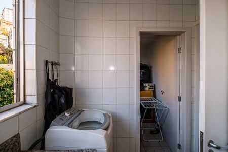 Apartamento à venda com 220m², 2 quartos e 2 vagas Apartamento à venda com 220m², 2 quartos e 2 vagasÁrea de Serviço