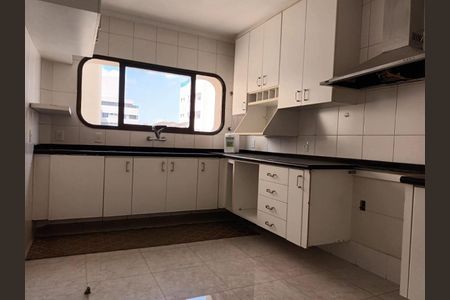 Apartamento à venda com 200m², 3 quartos e 1 vagaFoto 04