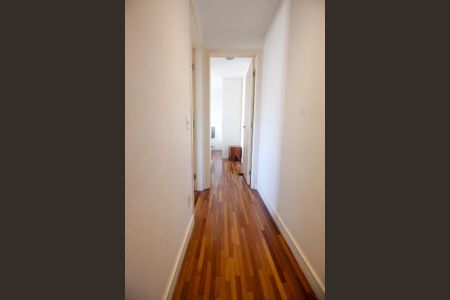 Apartamento à venda com 79m², 2 quartos e 2 vagasCorredor