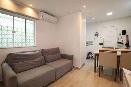 Apartamento à venda com 110m², 2 quartos e 2 vagasSala