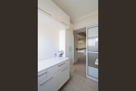 Apartamento à venda com 92m², 3 quartos e 2 vagas Apartamento à venda com 92m², 3 quartos e 2 vagasÁrea de serviço
