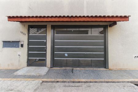 Casa de condomínio à venda com 62m², 2 quartos e 1 vaga Casa de condomínio à venda com 62m², 2 quartos e 1 vagaFachada