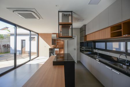 Casa de condomínio para alugar com 490m², 3 quartos e 2 vagas Casa de condomínio para alugar com 490m², 3 quartos e 2 vagasCozinha