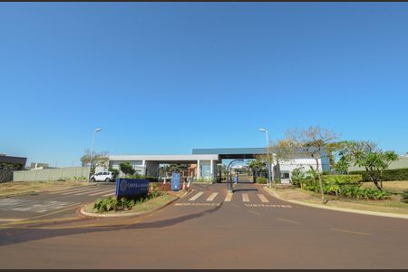 Casa de condomínio para alugar com 490m², 3 quartos e 2 vagas Casa de condomínio para alugar com 490m², 3 quartos e 2 vagasFachada e portaria