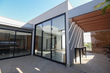 Casa de condomínio para alugar com 490m², 3 quartos e 2 vagas Casa de condomínio para alugar com 490m², 3 quartos e 2 vagasÁrea Externa