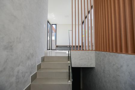 Casa de condomínio para alugar com 490m², 3 quartos e 2 vagas Casa de condomínio para alugar com 490m², 3 quartos e 2 vagasEscada - Garagem