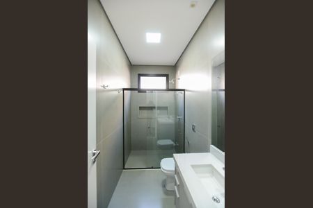 Casa de condomínio para alugar com 490m², 3 quartos e 2 vagas Casa de condomínio para alugar com 490m², 3 quartos e 2 vagasBanheiro da Suíte 2