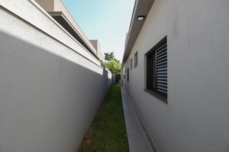 Casa de condomínio para alugar com 490m², 3 quartos e 2 vagas Casa de condomínio para alugar com 490m², 3 quartos e 2 vagasCorredor