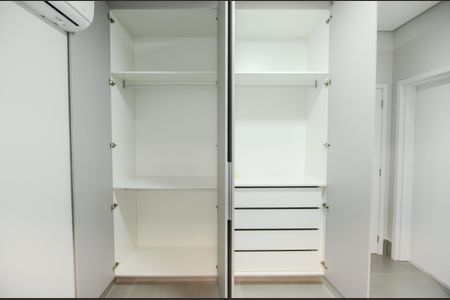 Casa de condomínio para alugar com 490m², 3 quartos e 2 vagas Casa de condomínio para alugar com 490m², 3 quartos e 2 vagasQuarto 1 - Suíte