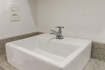 Apartamento à venda com 44m², 2 quartos e 1 vaga Apartamento à venda com 44m², 2 quartos e 1 vagaBanheiro