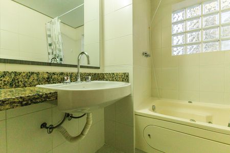 Apartamento à venda com 49m², 1 quarto e 1 vaga Apartamento à venda com 49m², 1 quarto e 1 vagaBanheiro Social