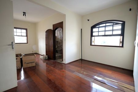 Casa à venda com 189m², 3 quartos e 3 vagas Suíte 3