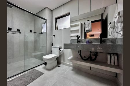 Studio à venda com 50m², 1 quarto e 1 vaga Studio à venda com 50m², 1 quarto e 1 vagaBanheiro