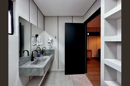 Studio à venda com 50m², 1 quarto e 1 vaga Studio à venda com 50m², 1 quarto e 1 vagaBanheiro