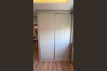 Apartamento à venda com 72m², 2 quartos e 2 vagasQuarto 1 - Armários