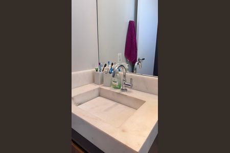 Apartamento à venda com 72m², 2 quartos e 2 vagasBanheiro da Suíte