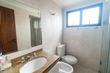 Apartamento para alugar com 123m², 4 quartos e 3 vagasBanheiro da Suíte 1