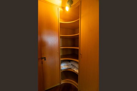 Apartamento para alugar com 123m², 4 quartos e 3 vagasArmário