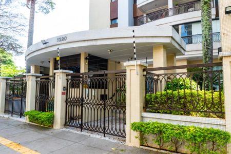 Apartamento para alugar com 123m², 4 quartos e 3 vagasFachada e portaria