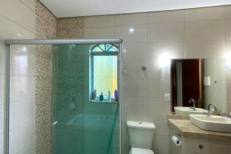 Casa à venda com 116m², 6 quartos e 2 vagasBanheiro Social 