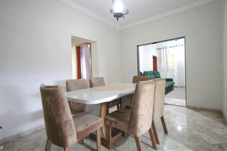 Casa à venda com 116m², 6 quartos e 2 vagasSala de Jantar