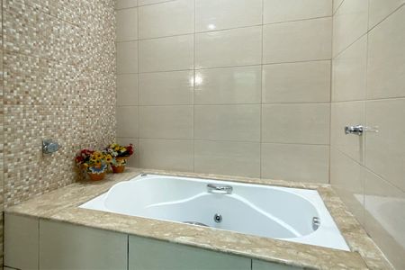 Casa à venda com 116m², 6 quartos e 2 vagasBanheiro Social 