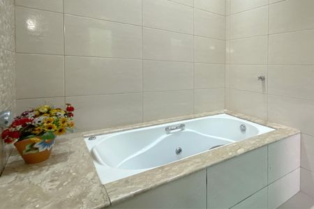 Casa à venda com 116m², 6 quartos e 2 vagasBanheiro Social 