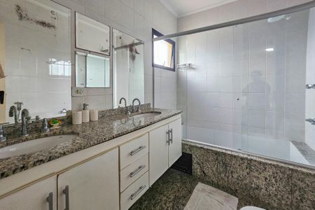 Apartamento para alugar com 314m², 3 quartos e 3 vagasBanheiro da Suíte 1