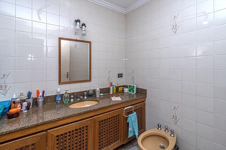 Apartamento à venda com 210m², 3 quartos e 1 vagaBanheiro