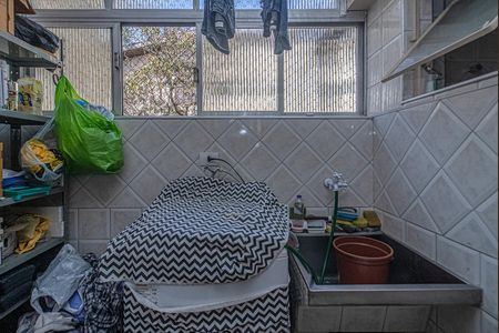 Apartamento à venda com 210m², 3 quartos e 1 vagaÁrea de Serviço